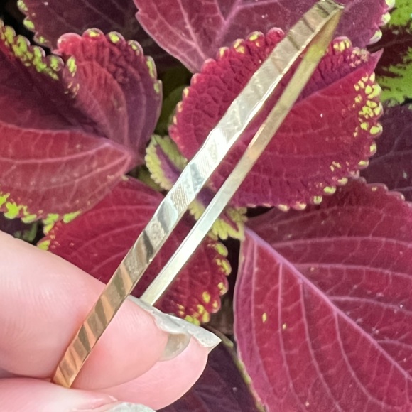 VINTAGE EUROPEAN 14K YELLOW GOLD ORNATE DESIGN BANGLE BRACELET GREAT STACKING - Picture 6 of 16